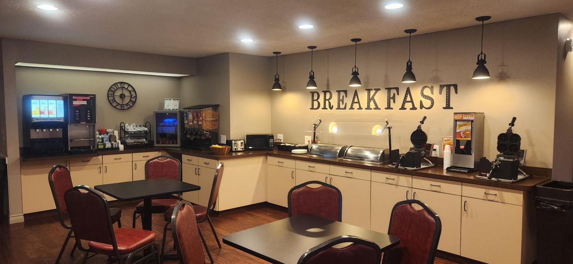 Ten Pin Inn & Suites Моузъс Лейк Екстериор снимка