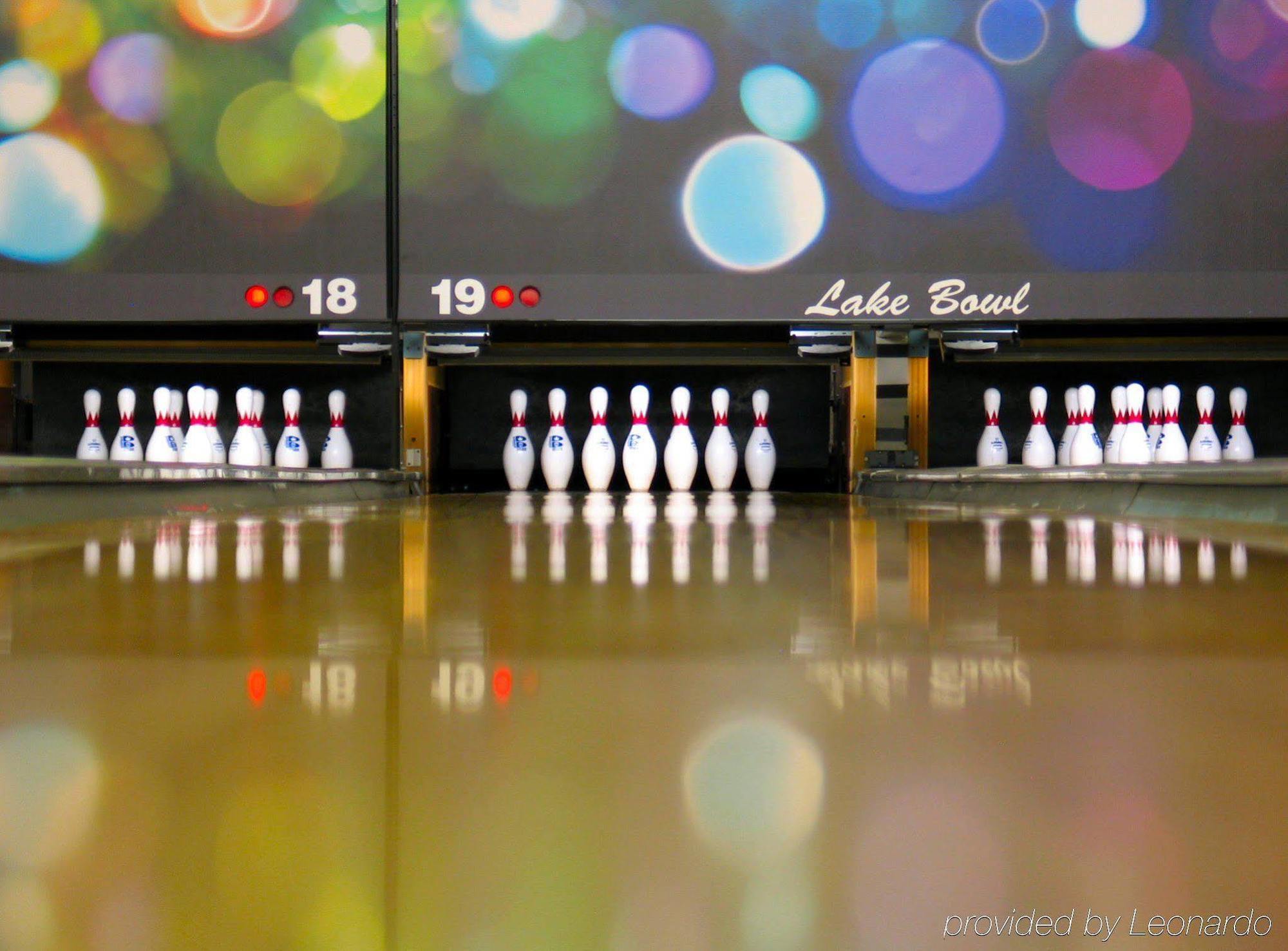 Ten Pin Inn & Suites Моузъс Лейк Екстериор снимка