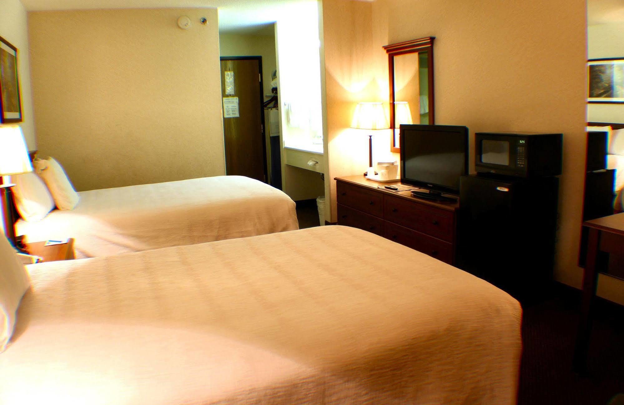 Ten Pin Inn & Suites Моузъс Лейк Екстериор снимка